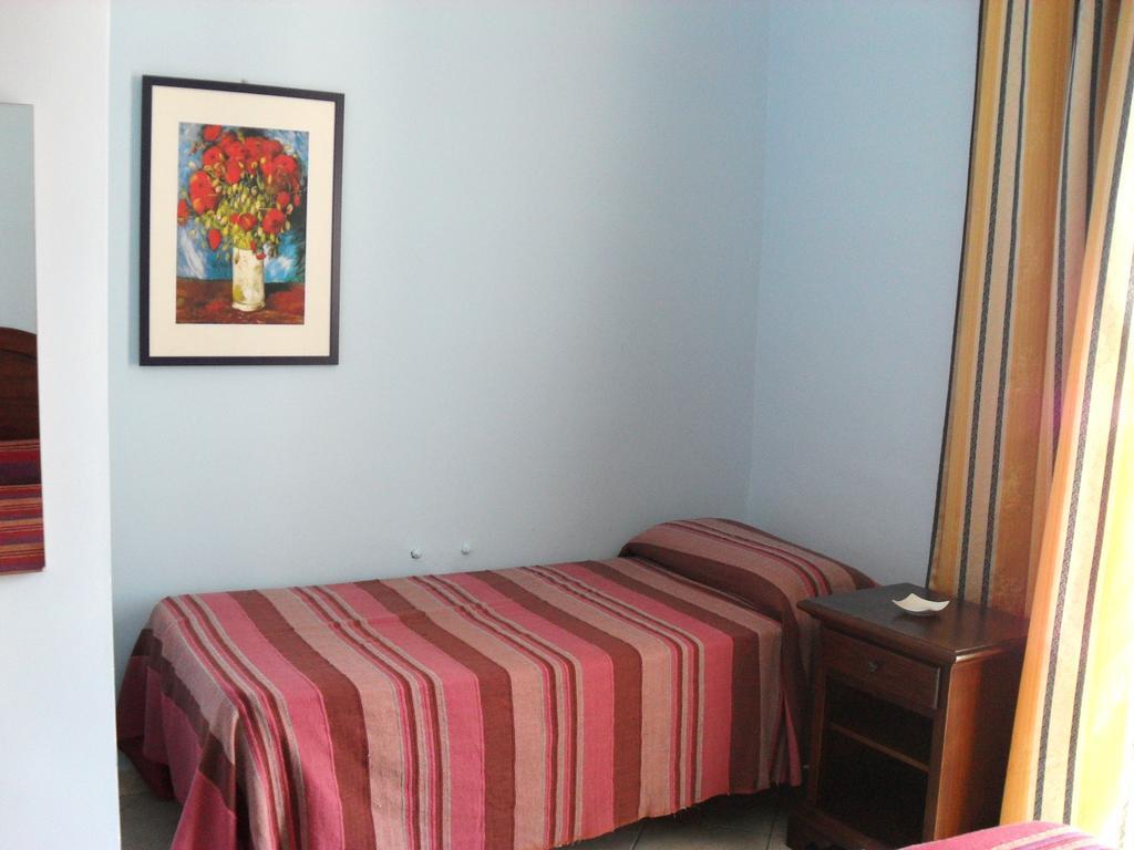 Hotel Piro Torrenova  Rum bild