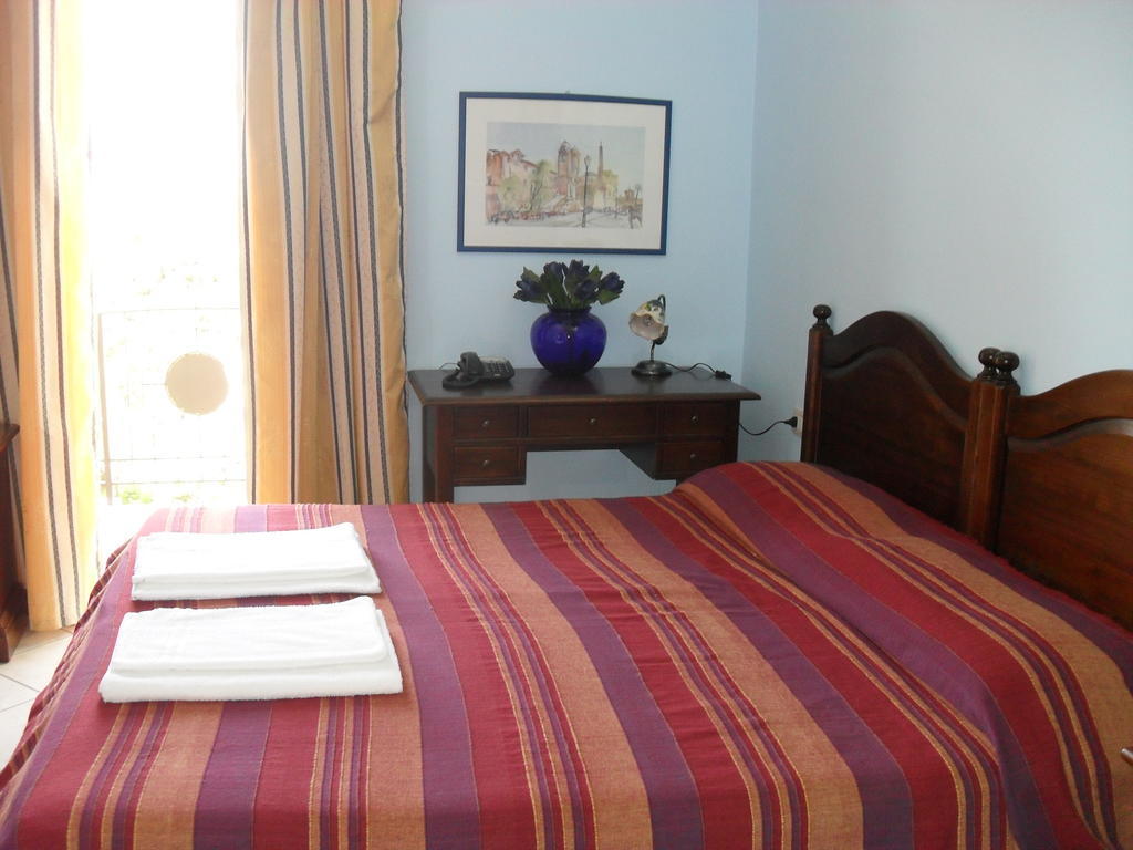 Hotel Piro Torrenova  Rum bild