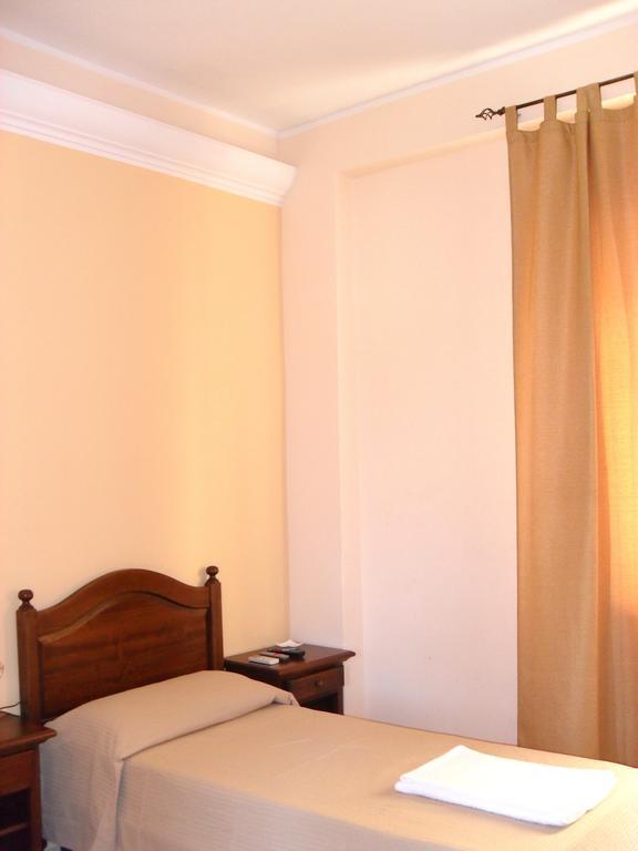 Hotel Piro Torrenova  Rum bild