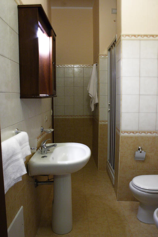 Hotel Piro Torrenova  Rum bild