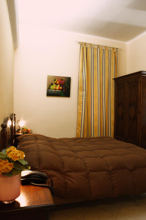 Hotel Piro Torrenova  Rum bild